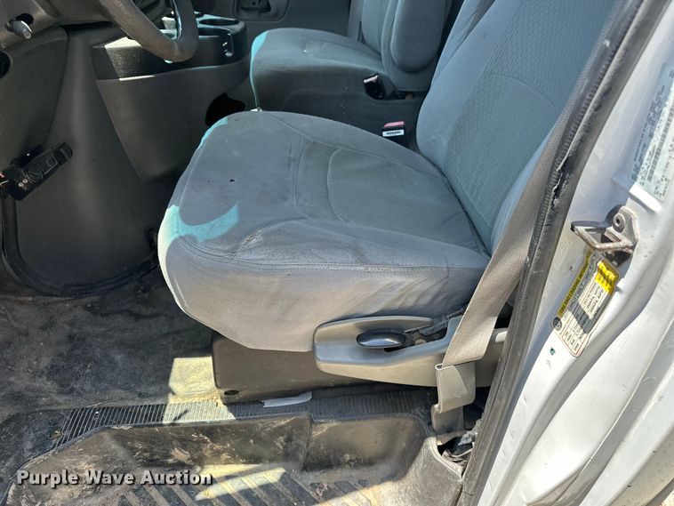image for item ES6508 2007 Ford E350 utility van