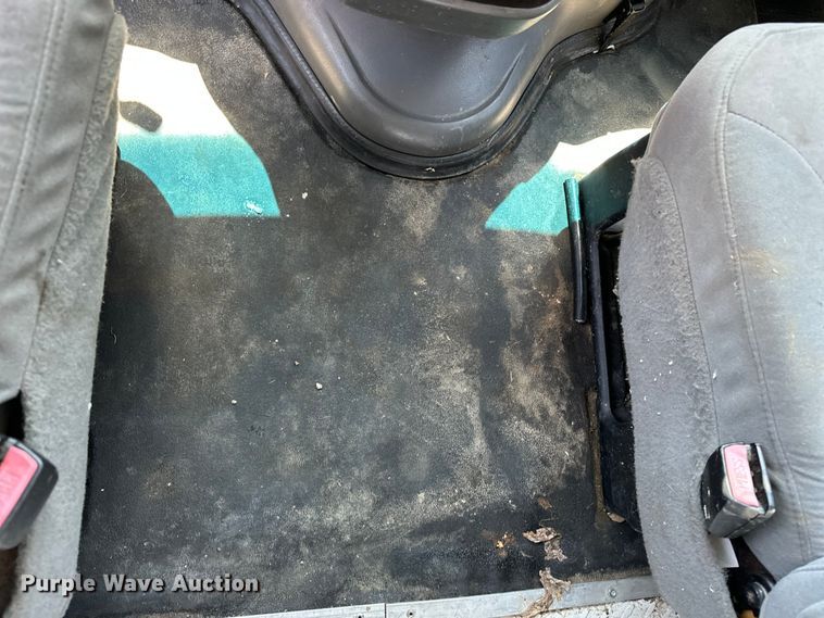 image for item ES6508 2007 Ford E350 utility van