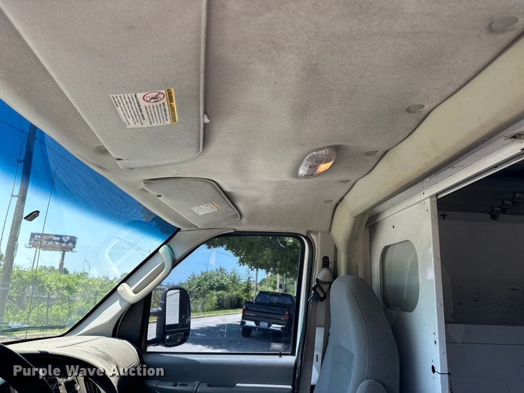 image for item ES6508 2007 Ford E350 utility van