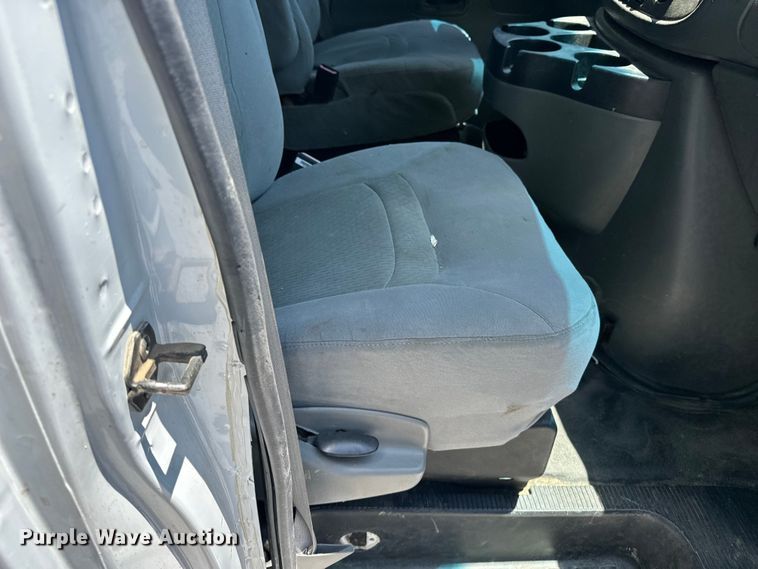image for item ES6508 2007 Ford E350 utility van