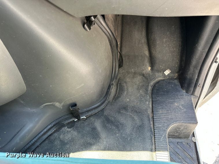 image for item ES6508 2007 Ford E350 utility van