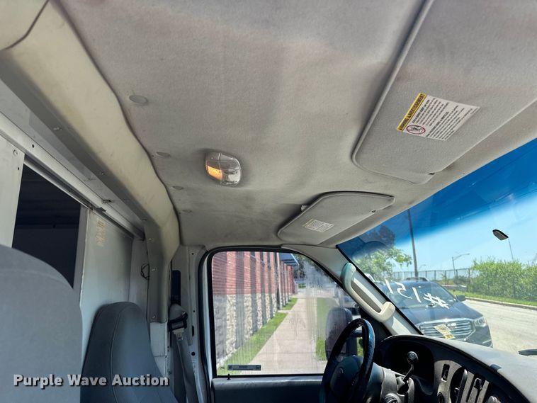 image for item ES6508 2007 Ford E350 utility van