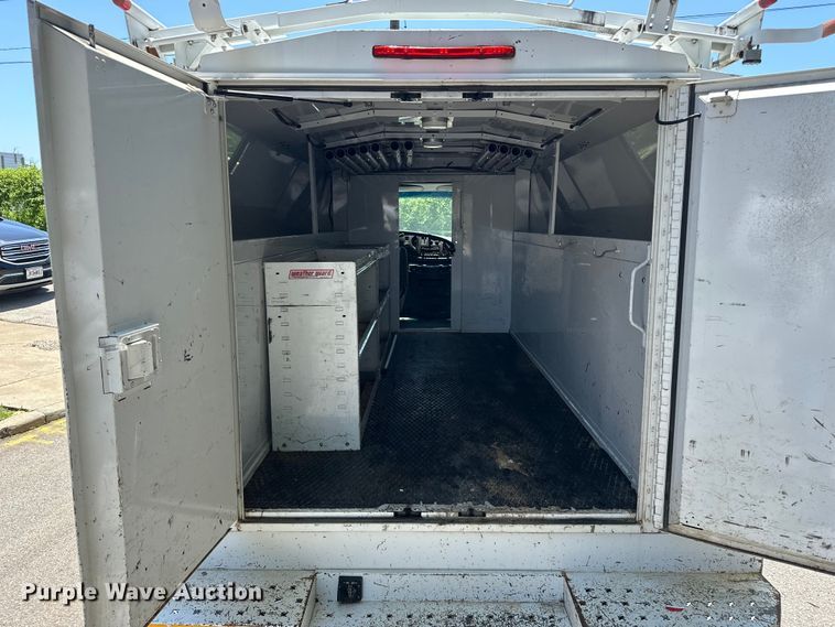 image for item ES6508 2007 Ford E350 utility van
