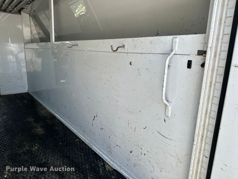 image for item ES6508 2007 Ford E350 utility van