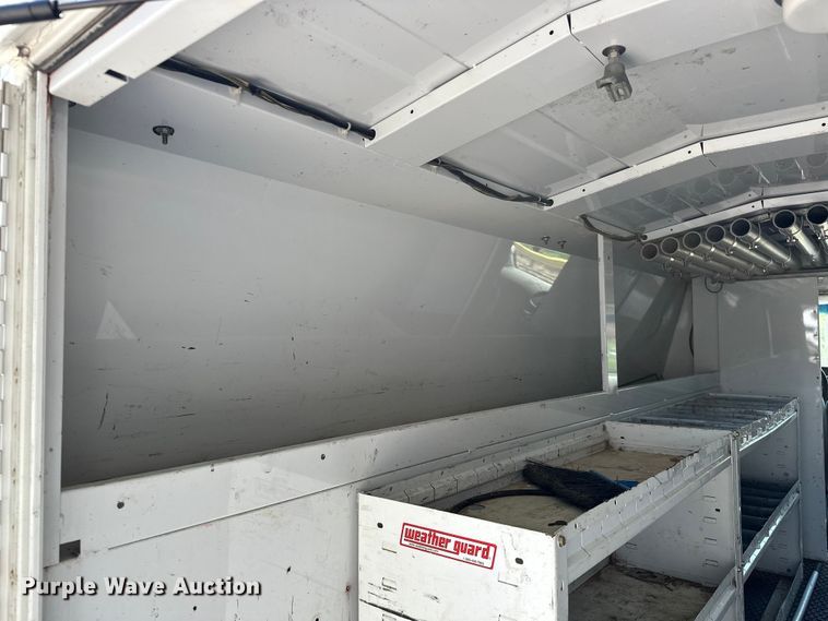 image for item ES6508 2007 Ford E350 utility van