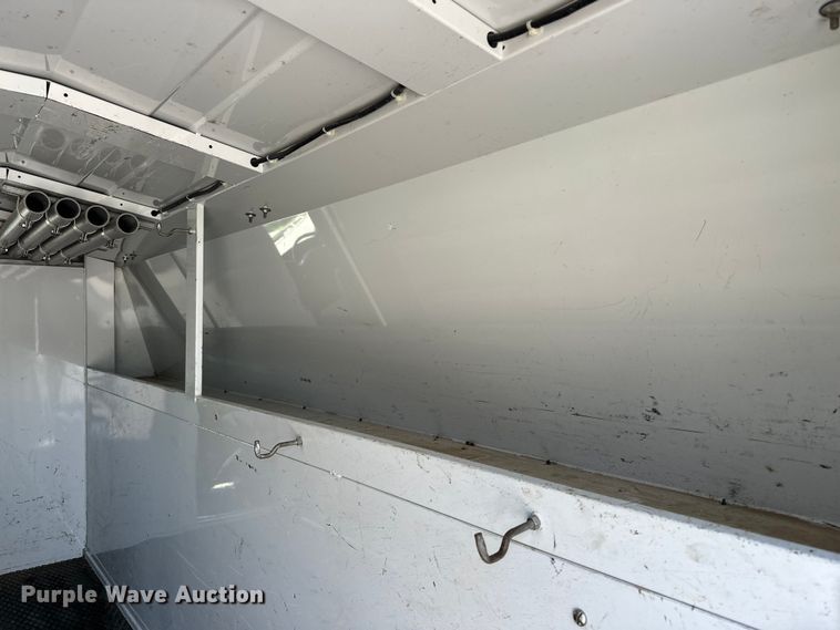 image for item ES6508 2007 Ford E350 utility van