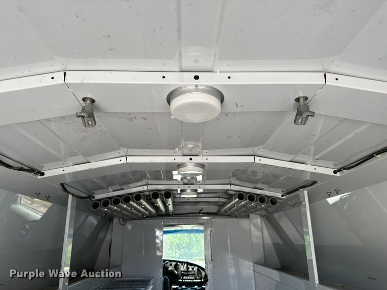 image for item ES6508 2007 Ford E350 utility van