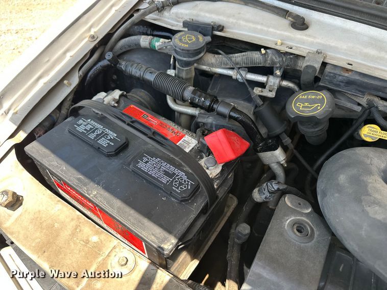 image for item ES6508 2007 Ford E350 utility van