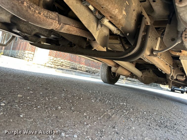 image for item ES6508 2007 Ford E350 utility van