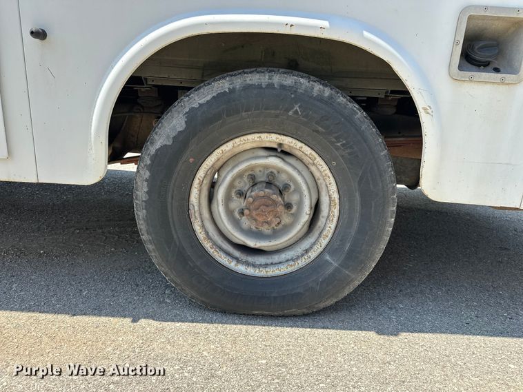 image for item ES6508 2007 Ford E350 utility van