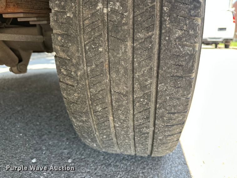 image for item ES6508 2007 Ford E350 utility van