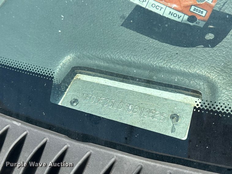 image for item ES6508 2007 Ford E350 utility van