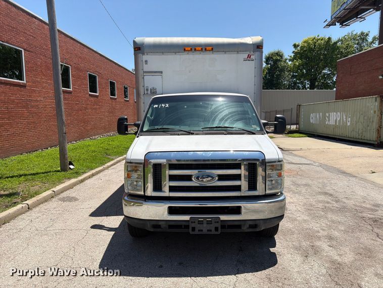 image for item ES6510 2011 Ford E350 box truck