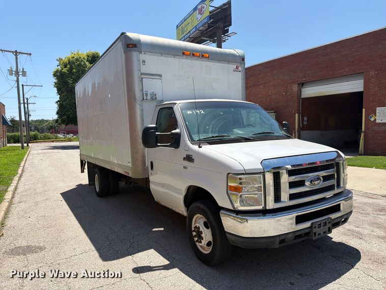 image for item ES6510 2011 Ford E350 box truck