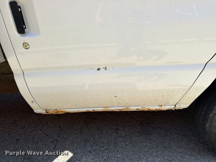 image for item ES6510 2011 Ford E350 box truck