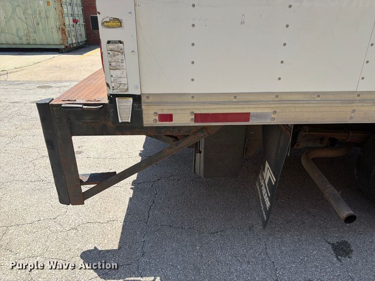 image for item ES6510 2011 Ford E350 box truck
