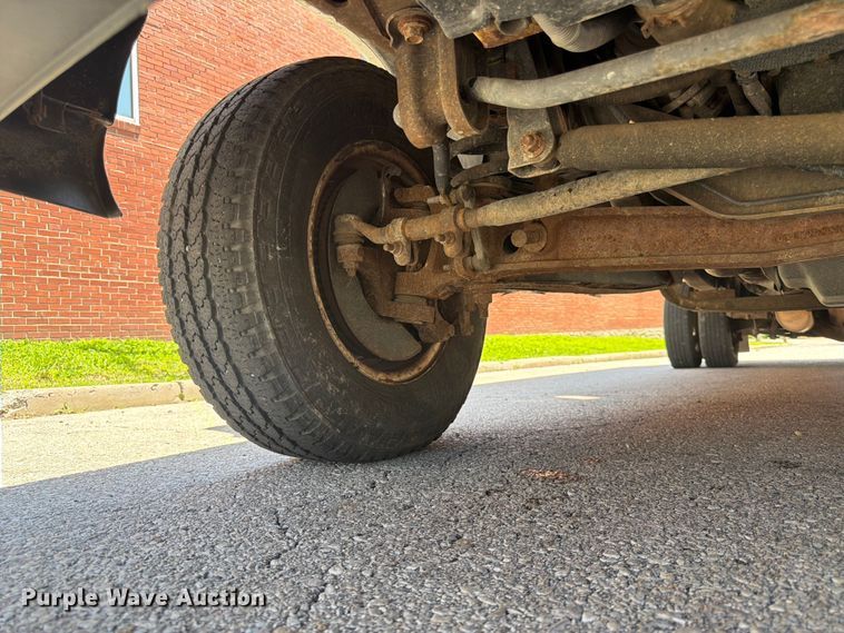 image for item ES6510 2011 Ford E350 box truck