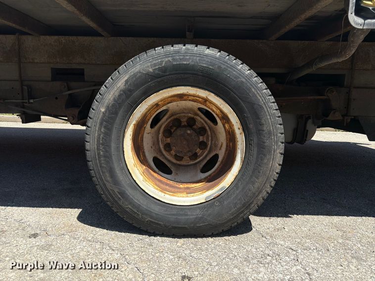 image for item ES6510 2011 Ford E350 box truck