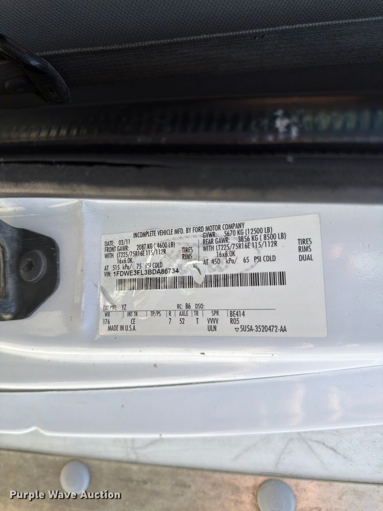 image for item ES6510 2011 Ford E350 box truck