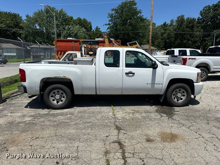 image for item ES6511 2008 Chevrolet Silverado 1500 Ext. Cab pickup truck