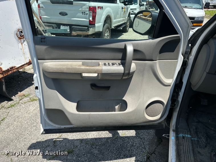 image for item ES6511 2008 Chevrolet Silverado 1500 Ext. Cab pickup truck