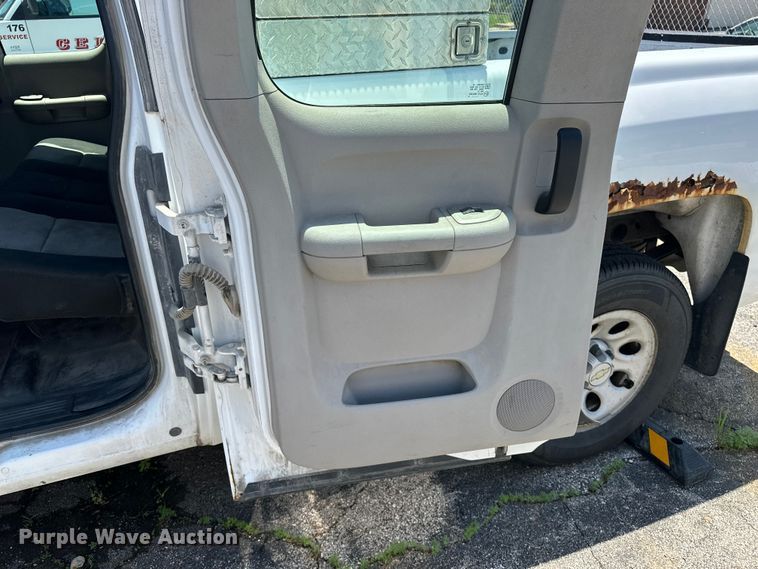 image for item ES6511 2008 Chevrolet Silverado 1500 Ext. Cab pickup truck