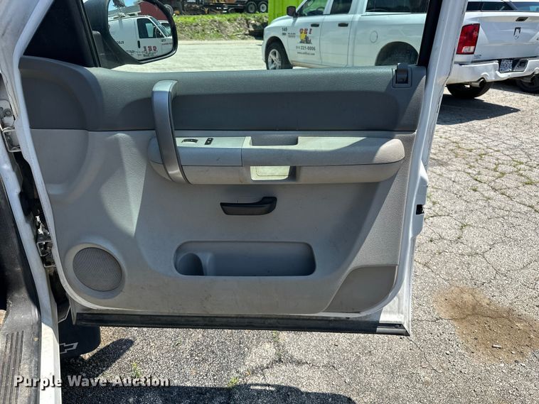 image for item ES6511 2008 Chevrolet Silverado 1500 Ext. Cab pickup truck