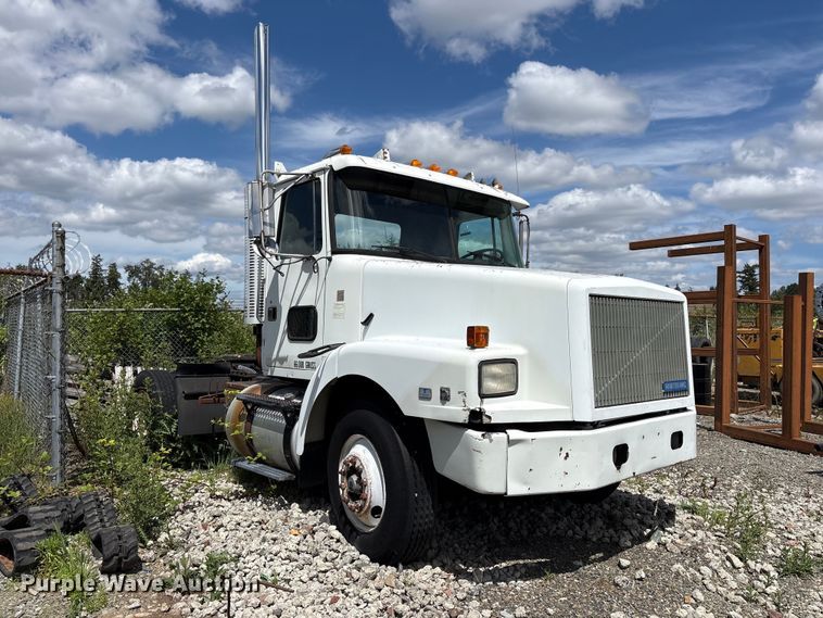 image for item ET0525 1993 White GMC WG truck