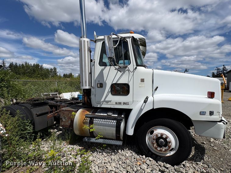 image for item ET0525 1993 White GMC WG truck