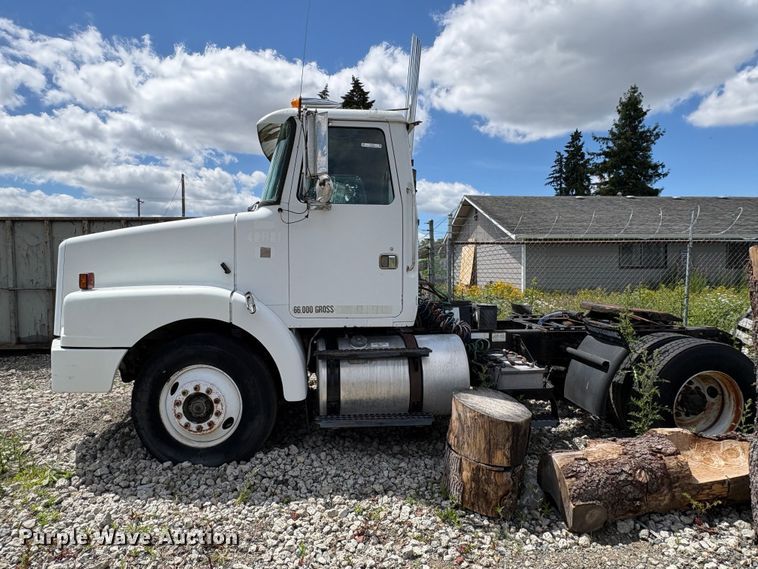 image for item ET0525 1993 White GMC WG truck