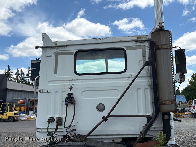 image for item ET0525 1993 White GMC WG truck