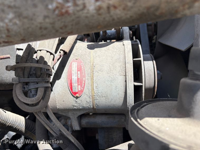 image for item ET0525 1993 White GMC WG truck