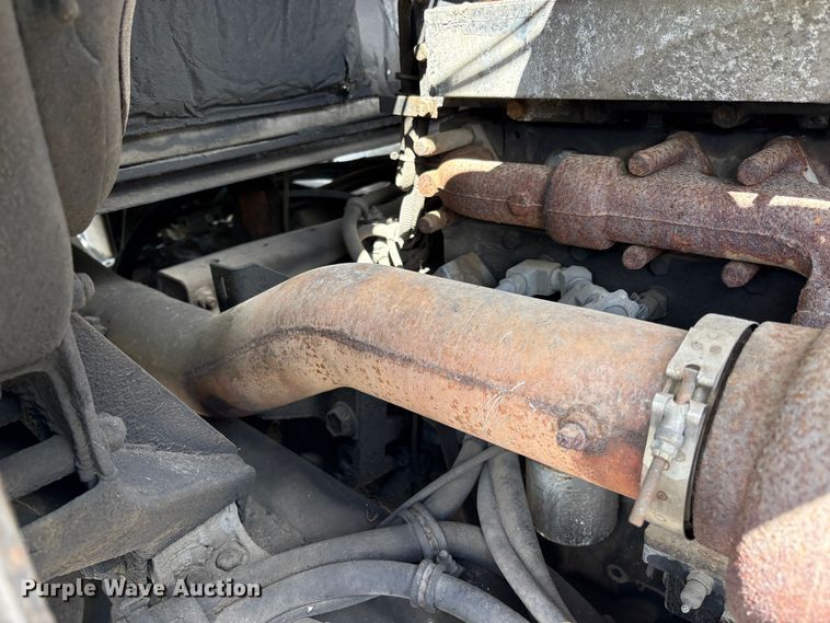 image for item ET0525 1993 White GMC WG truck