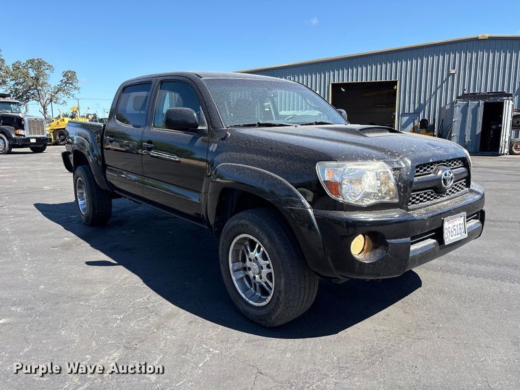 image for item ET0531 2011 Toyota Tacoma Crew Cab pickup truck
