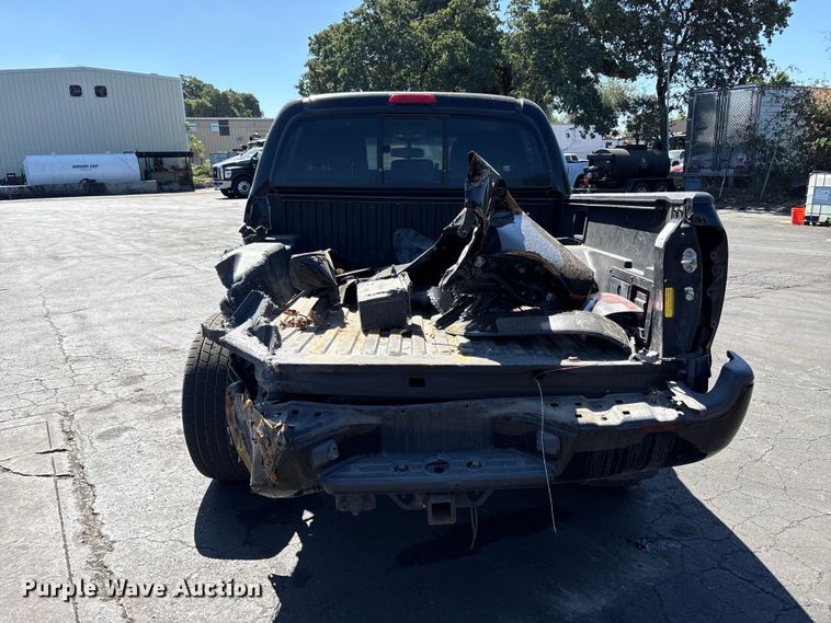 image for item ET0531 2011 Toyota Tacoma Crew Cab pickup truck