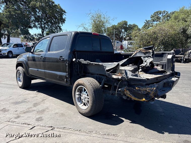 image for item ET0531 2011 Toyota Tacoma Crew Cab pickup truck