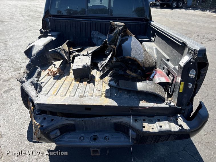 image for item ET0531 2011 Toyota Tacoma Crew Cab pickup truck