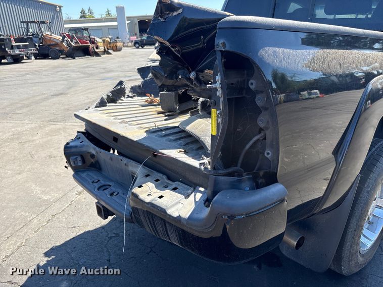 image for item ET0531 2011 Toyota Tacoma Crew Cab pickup truck