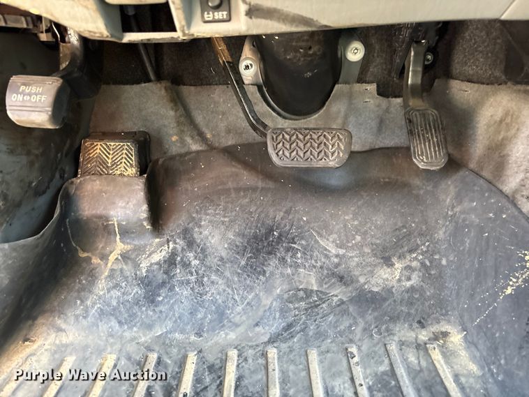image for item ET0531 2011 Toyota Tacoma Crew Cab pickup truck