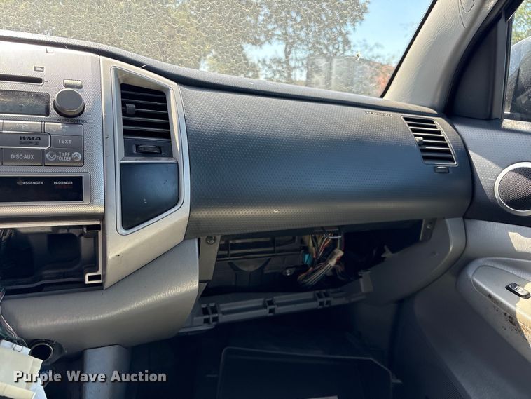 image for item ET0531 2011 Toyota Tacoma Crew Cab pickup truck