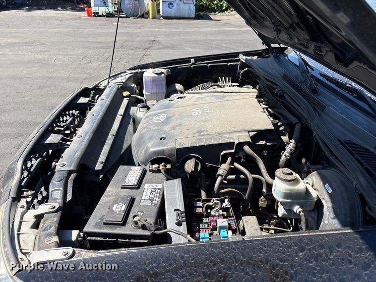 image for item ET0531 2011 Toyota Tacoma Crew Cab pickup truck