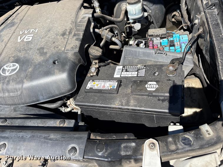 image for item ET0531 2011 Toyota Tacoma Crew Cab pickup truck