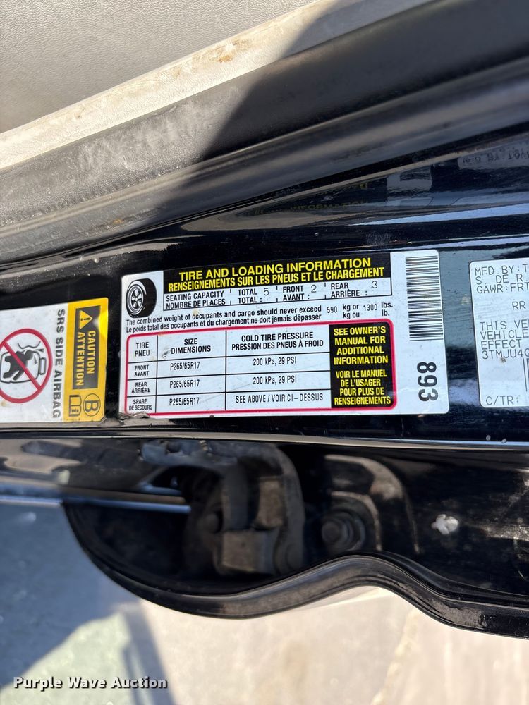 image for item ET0531 2011 Toyota Tacoma Crew Cab pickup truck