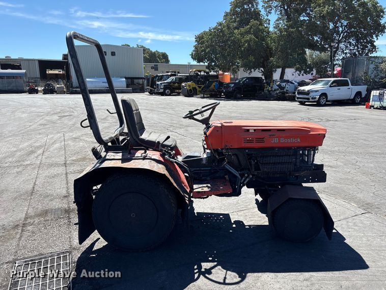 image for item ET0533 Kubota B5200 tractor