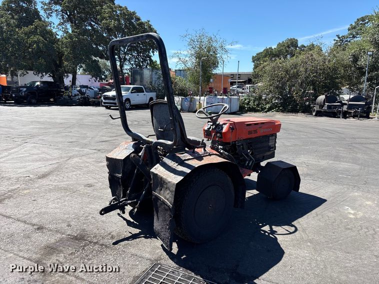 image for item ET0533 Kubota B5200 tractor