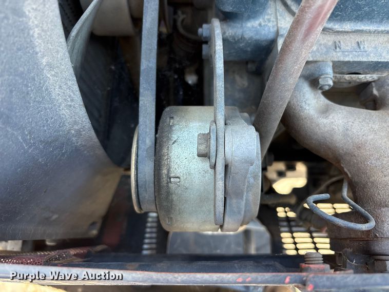 image for item ET0533 Kubota B5200 tractor
