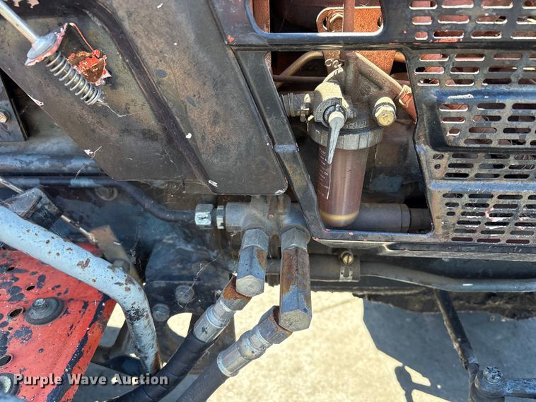 image for item ET0533 Kubota B5200 tractor