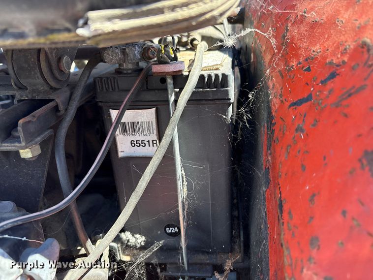 image for item ET0533 Kubota B5200 tractor
