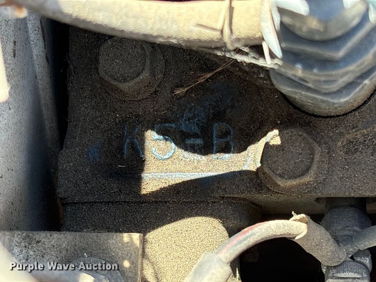 image for item ET0533 Kubota B5200 tractor