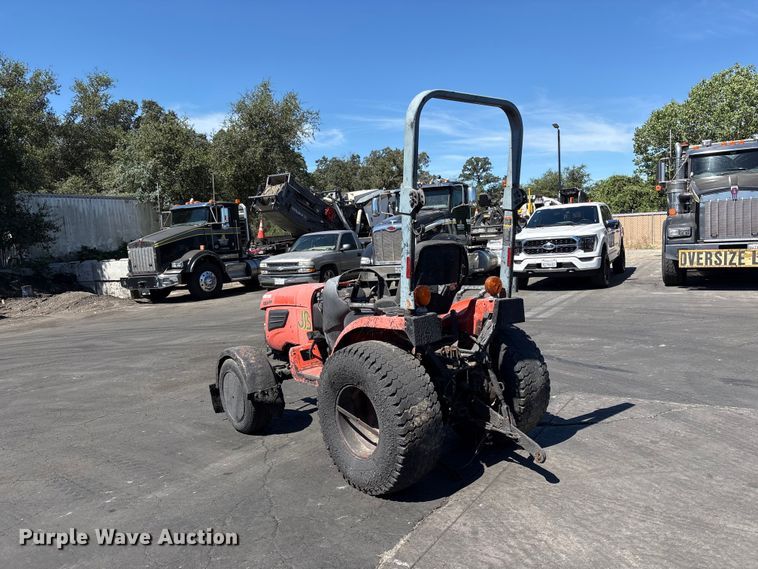 image for item ET0534 Kubota B2320 tractor
